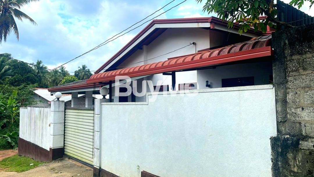 COMPLETE SINGLE STOREY HOUSE FOR SALE IN BATUWATTA GAMPAHA