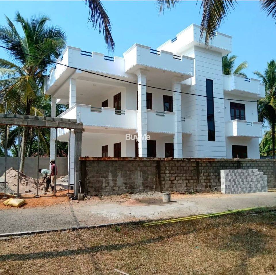 ULTRA MODERN SQUARE SHAPED THREE STORY HOUSE FOR SALE IN RAGAMA BATUWATTA AREA