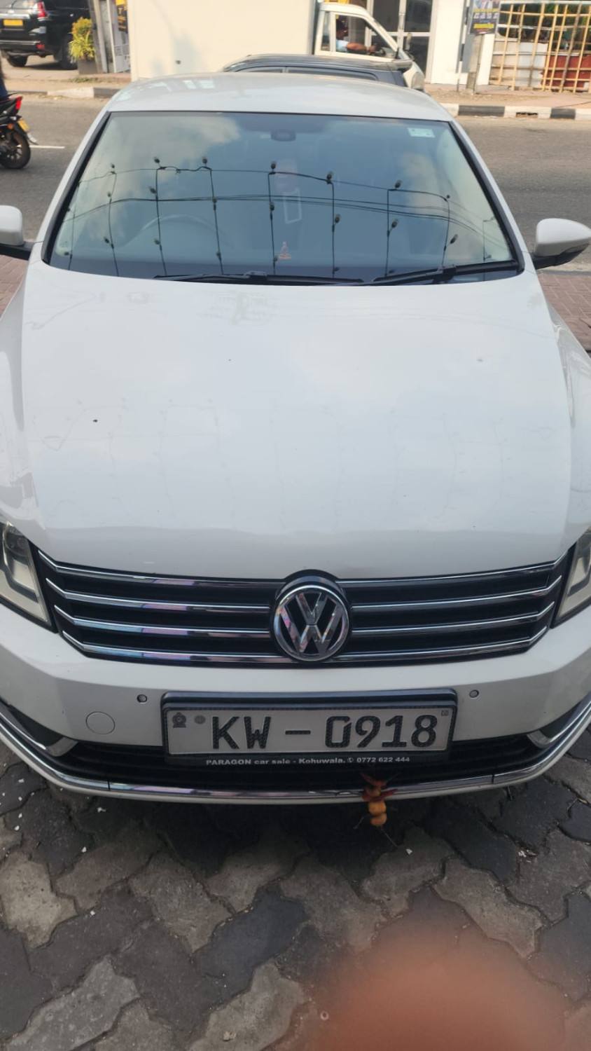 VOLKSWAGEN PASSAT (B2) 2012