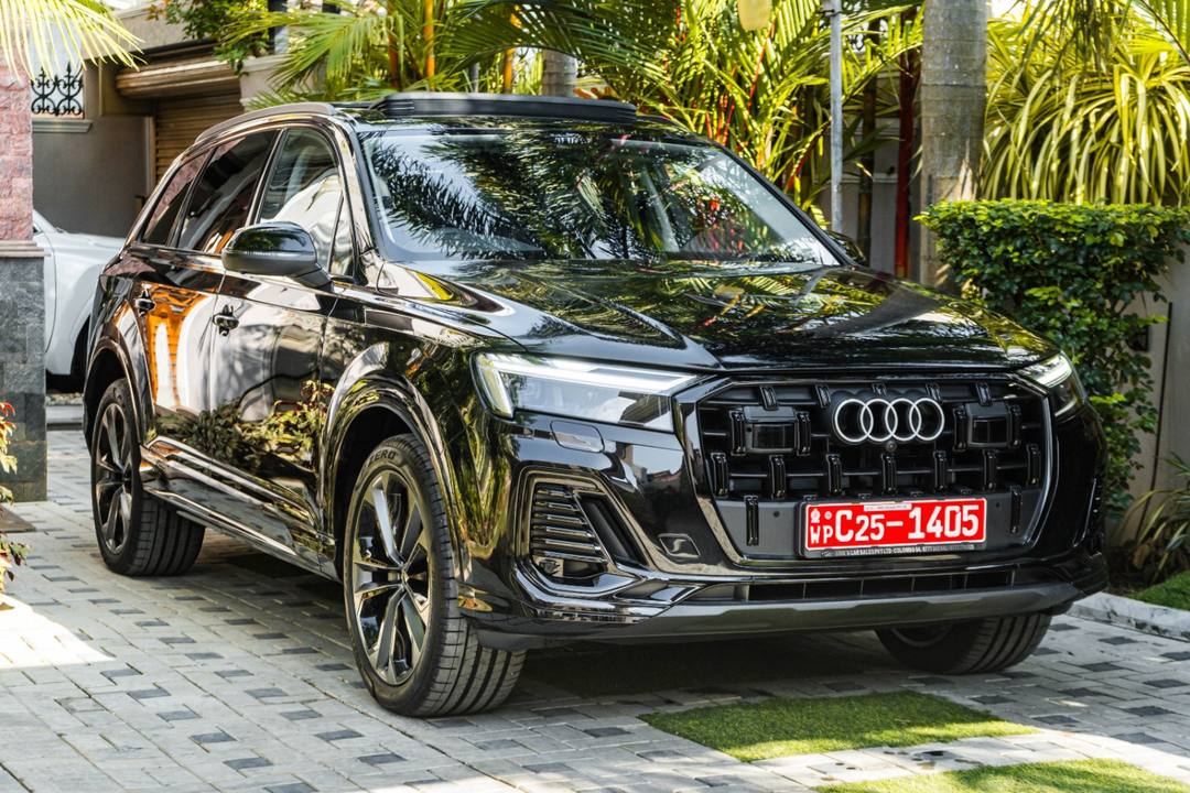 AUDI Q7 S LINE QUATTRO 2025