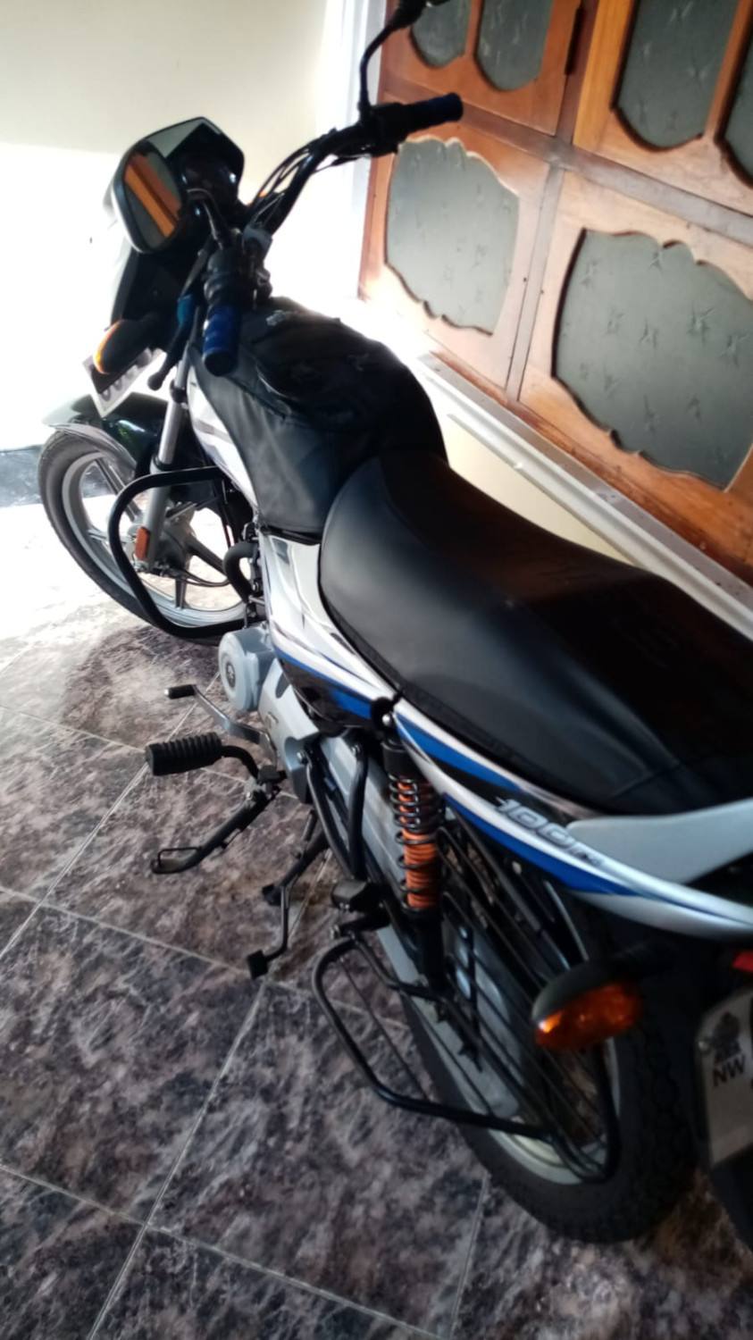 Bajaj CT 100 2025