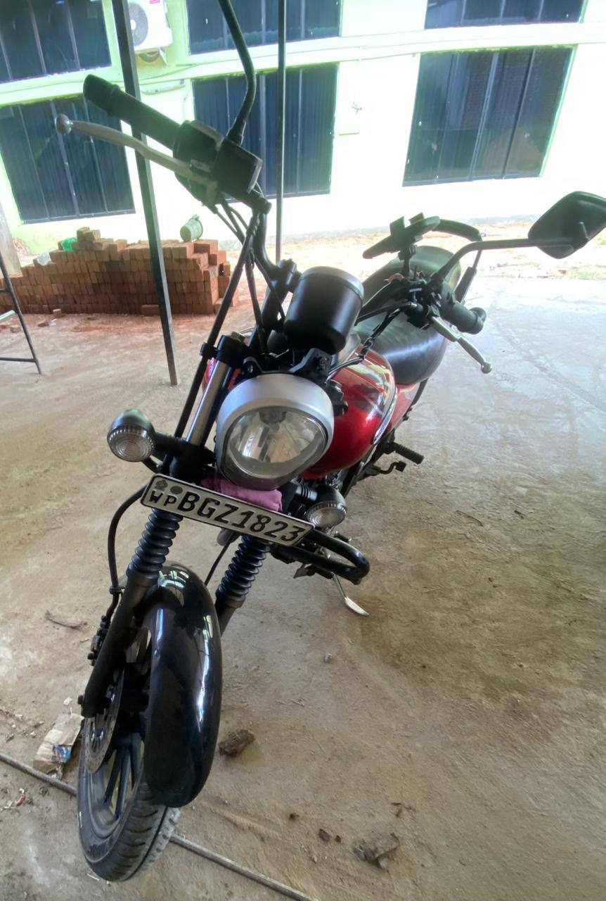BAJAJ AVENGER STREET 180 2018