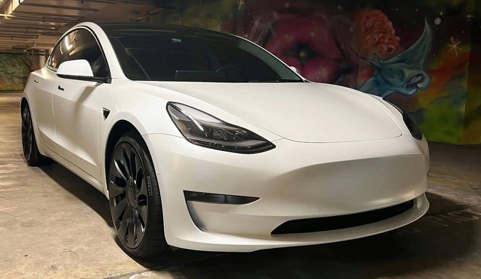 TESLA MODEL Y 2024
