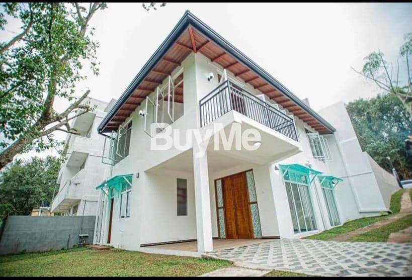 LUXURY HOUSE AVAILABLE FOR SALE IN KANDY PALLEKALE