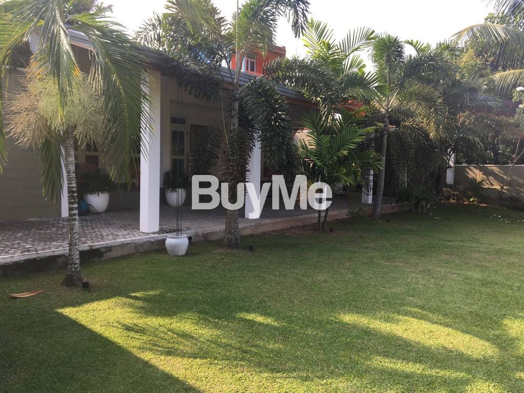HOUSE FOR SALE IN THALAWATHUGODA-HOKANDARA