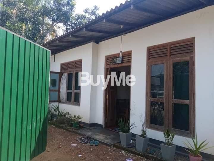 HOUSE FOR SALE AT RUGGATHOTUPALA PANADURA