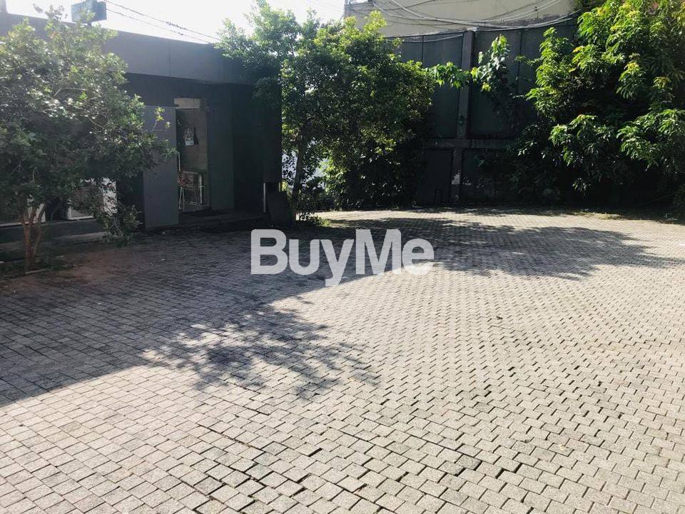 COMMERCIAL PROPERTY WITH LAND FOR SALE IN PITTAKOTTE