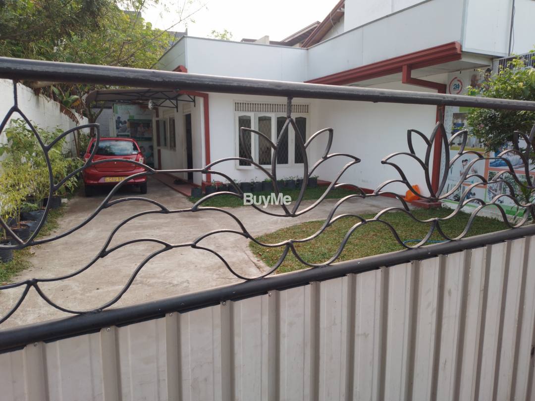 HOUSE FOR SALE BORALESGAMUWA, EMBILLAWATTA ROAD