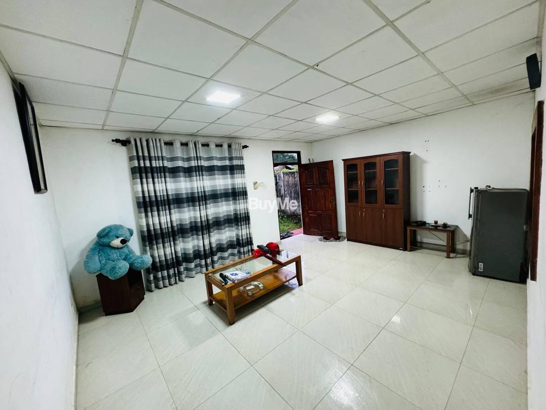 කැලනිය පෙතියගොඩ අංගසම්පූර්ණ නිවසක් විකිනීමට ඇත