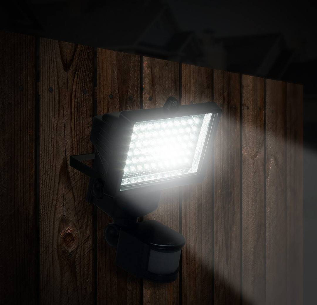 60 LED SOLAR SECURITY LIGHT WITH PIR