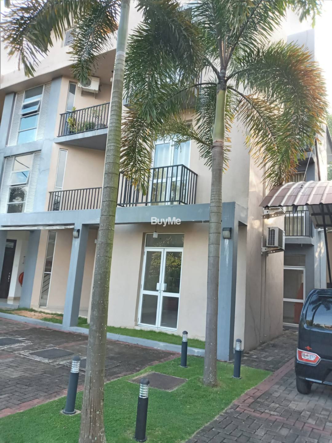 APARTMENT GROUND FLOOR WITH HOUSE FOR SALE IN HOKANDARA