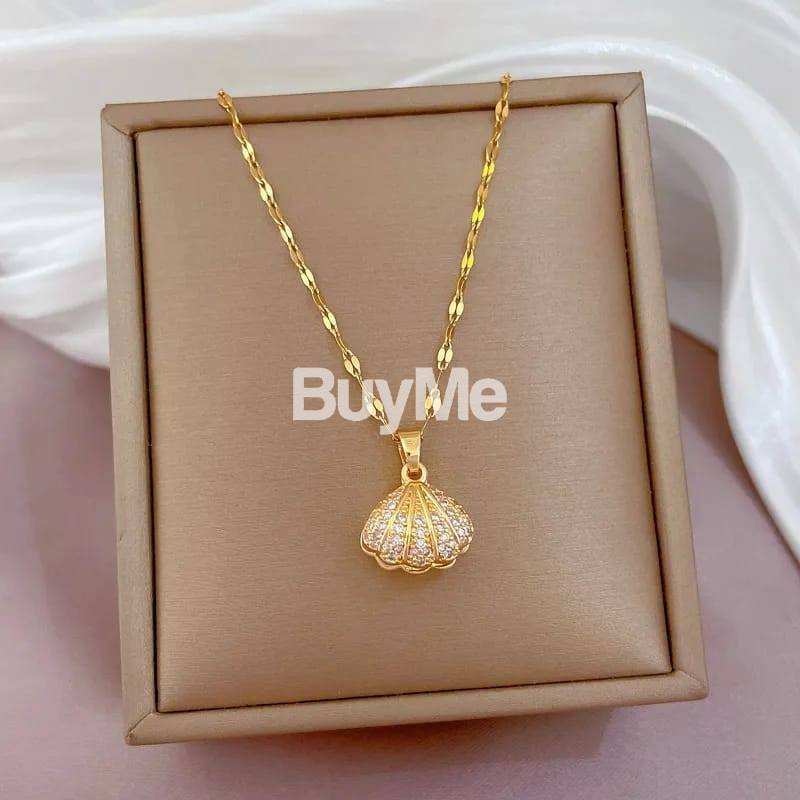 NECKLACE WITH SMALL CRYSTAL PENDANT