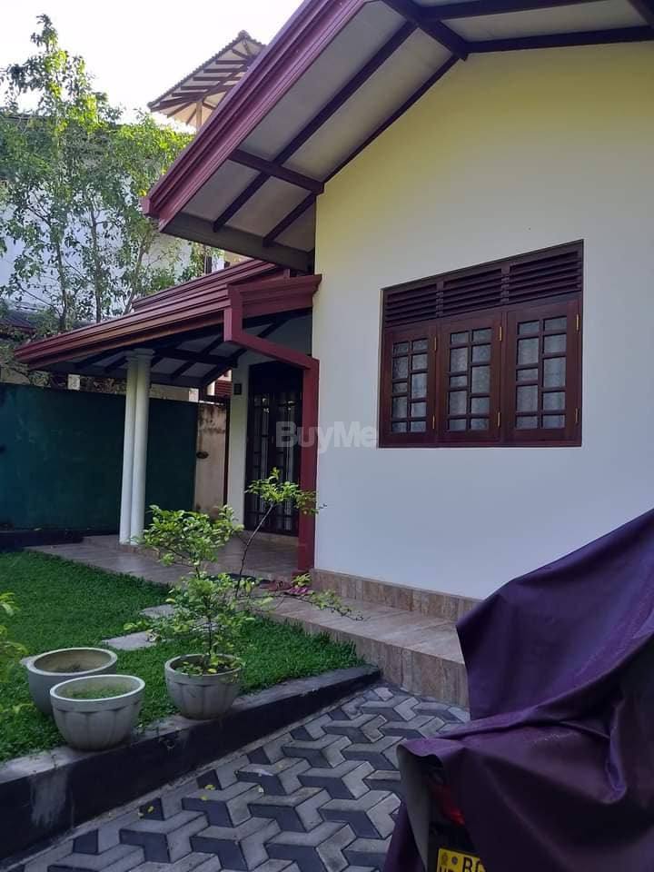 HOUSE FOR SALE IN BANDARAGAMA
