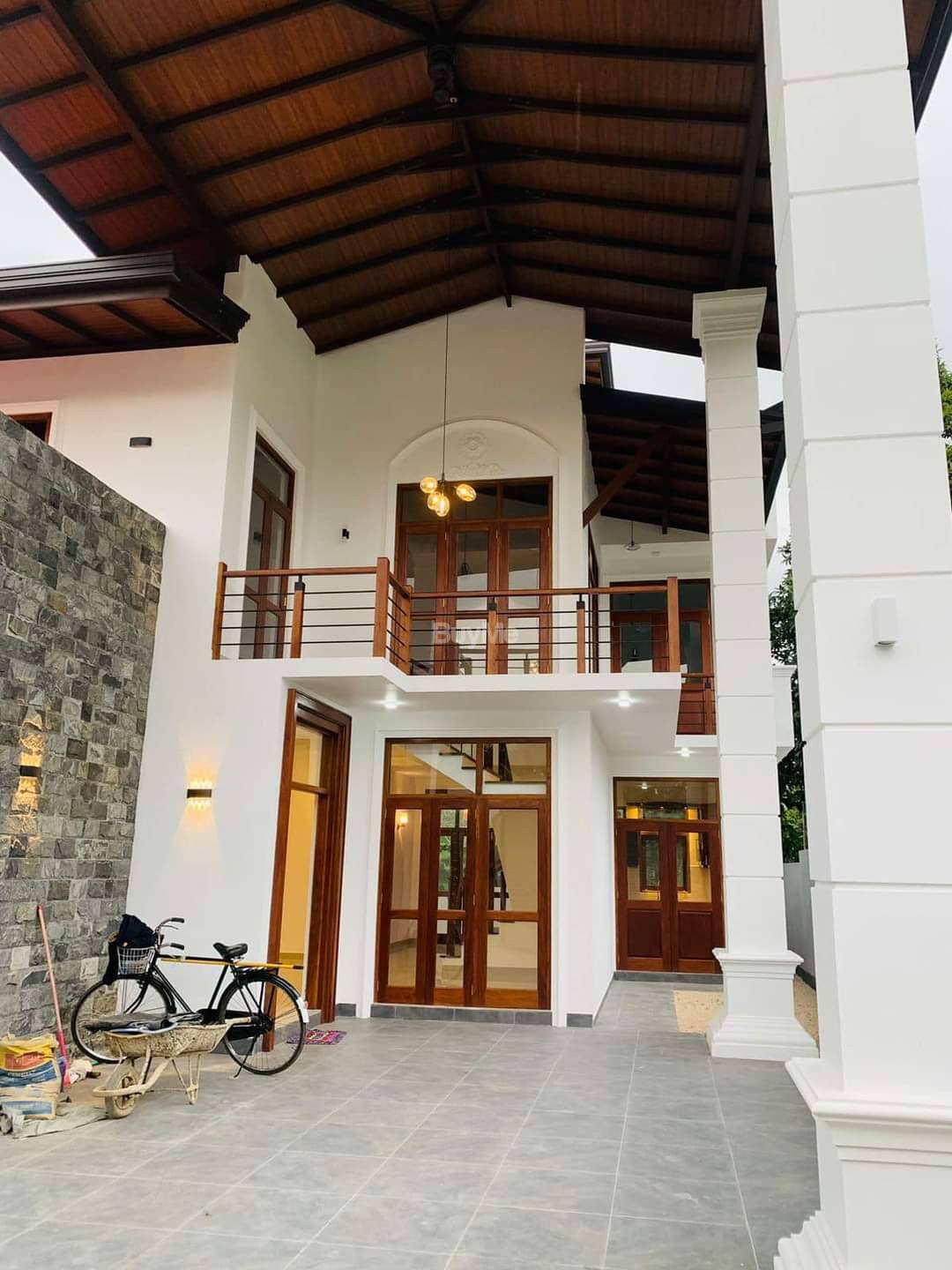 ARCHITECTURALLY DESIGNED MODERN TWO STORY HOUSE FOR SALE IN THUNHADAHENA ROAD