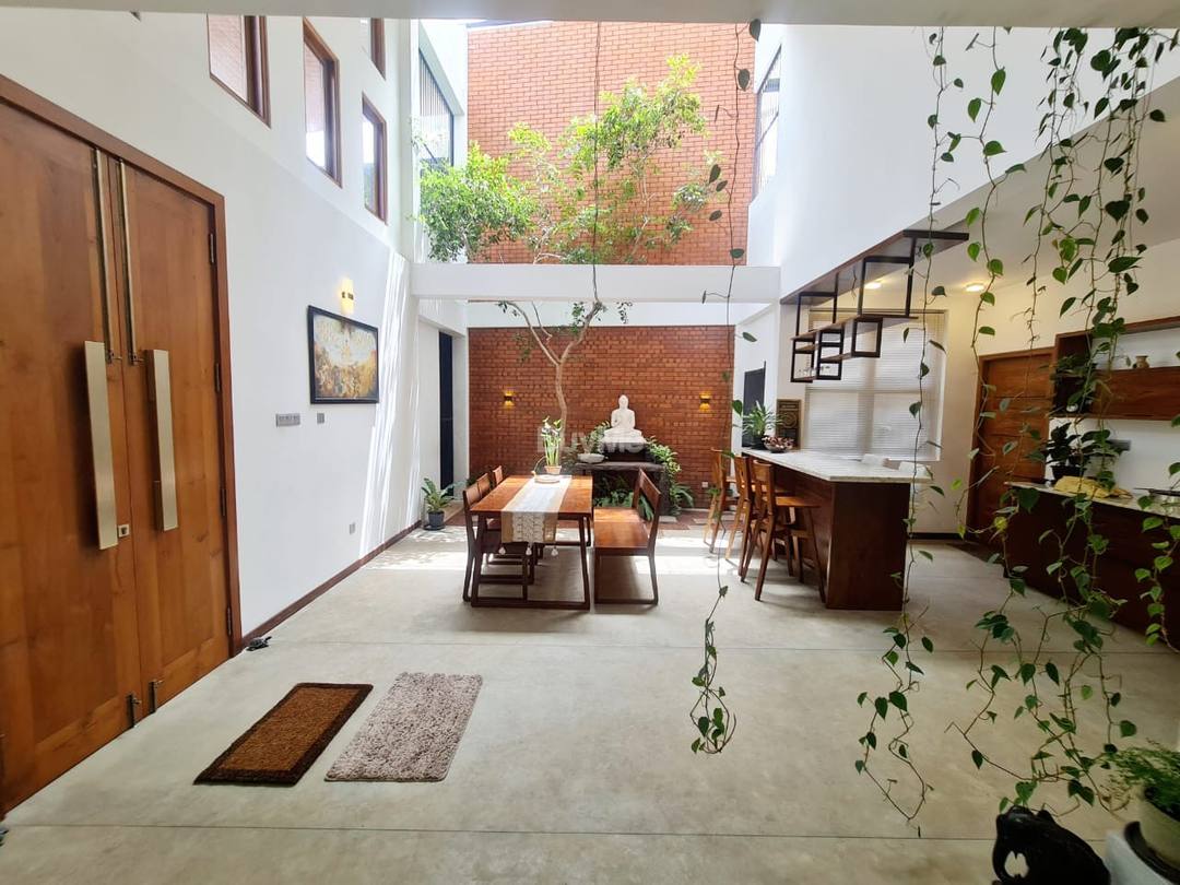 ARCHITECTURER LUXURY HOUSE FOR SALE IN ATHURUGIRIYA