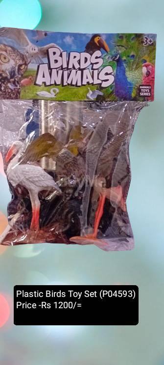 PLASTIC BIRDS TOY SET