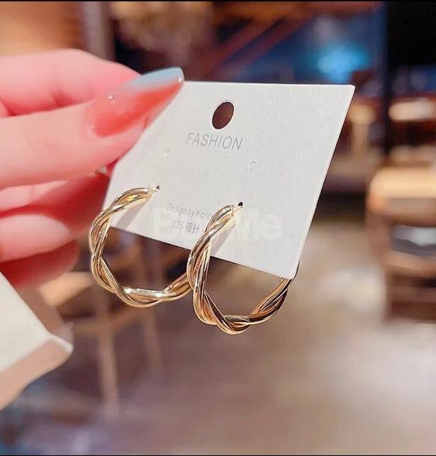 GOLD COLOUR RUBBY REARRING