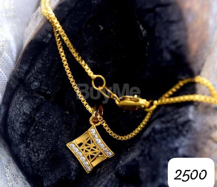 GOLD COLOUR CHAIN WITH PENDENT
