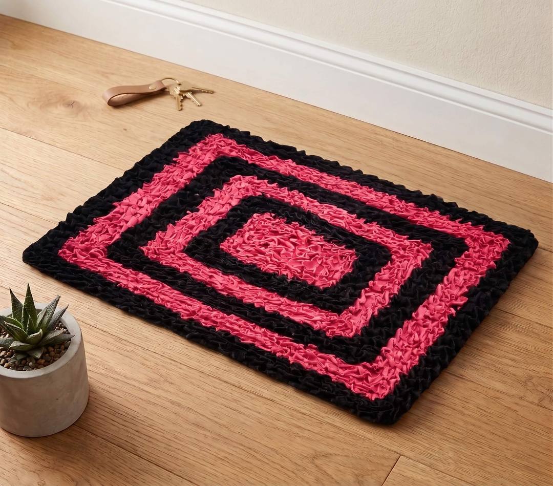 Rectangle Shaped Dual-Tone Colour Doormat (Red & Black)