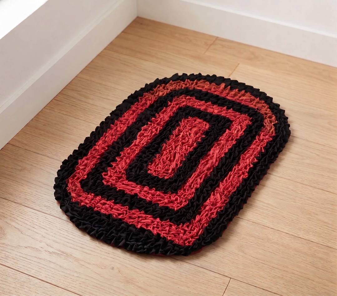 Oval Shaped Dual-Tone Colour Doormat (Red & Black)