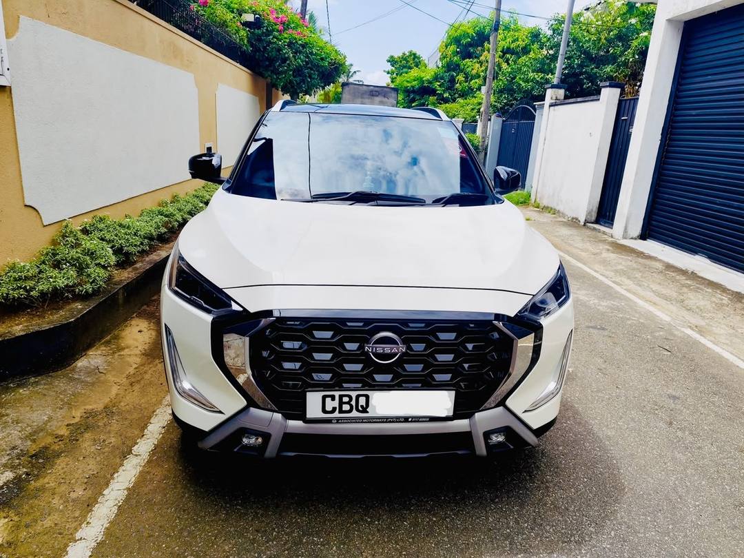 Nissan Magnite Tekna Plus AMT (EZ-Shift) 2025