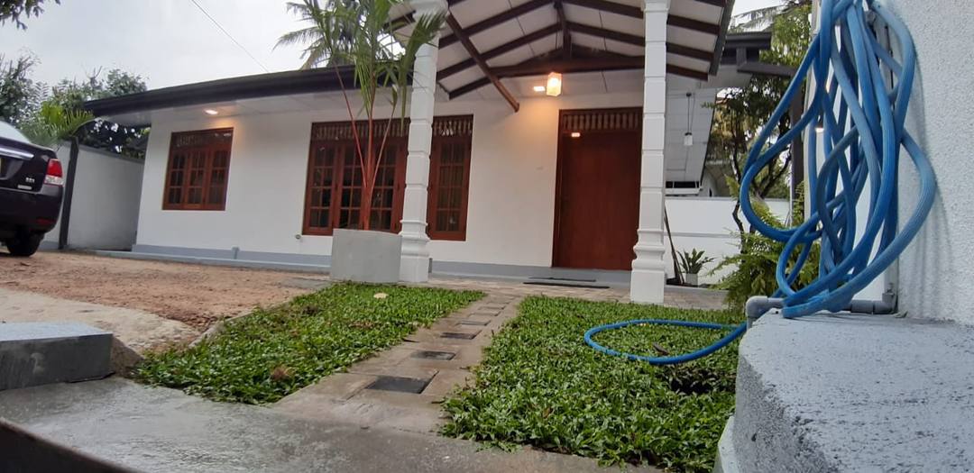 ATHURUGIRIYA HOUSE FOR SALE