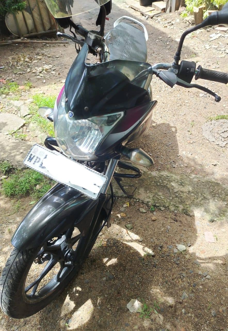 BAJAJ 125M 2015