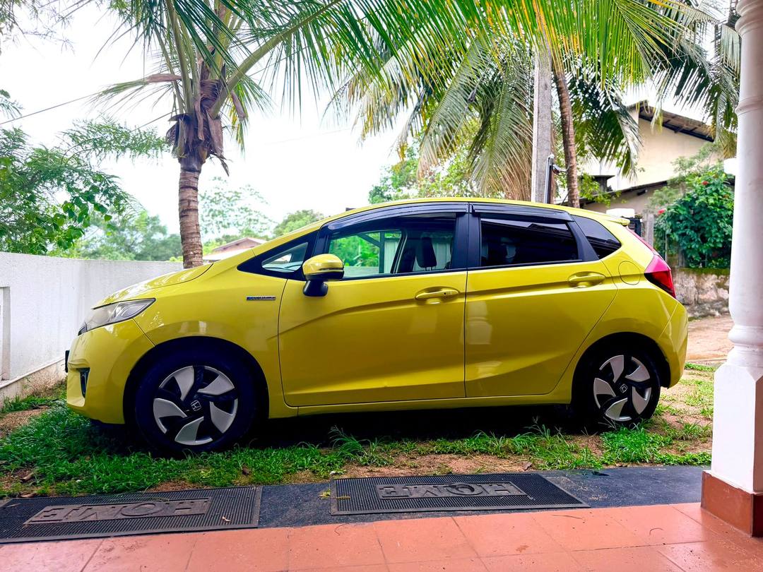 Honda Fit GP5 Hybrid 2013