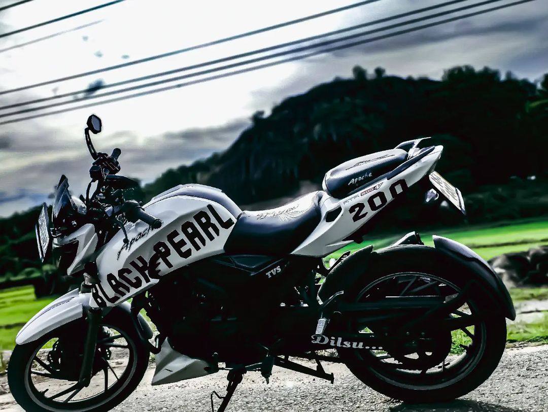 TVS Apache RTR 4V 2017
