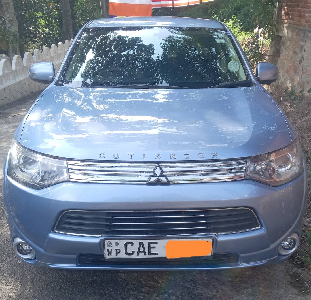 Outlander PHEV 2013