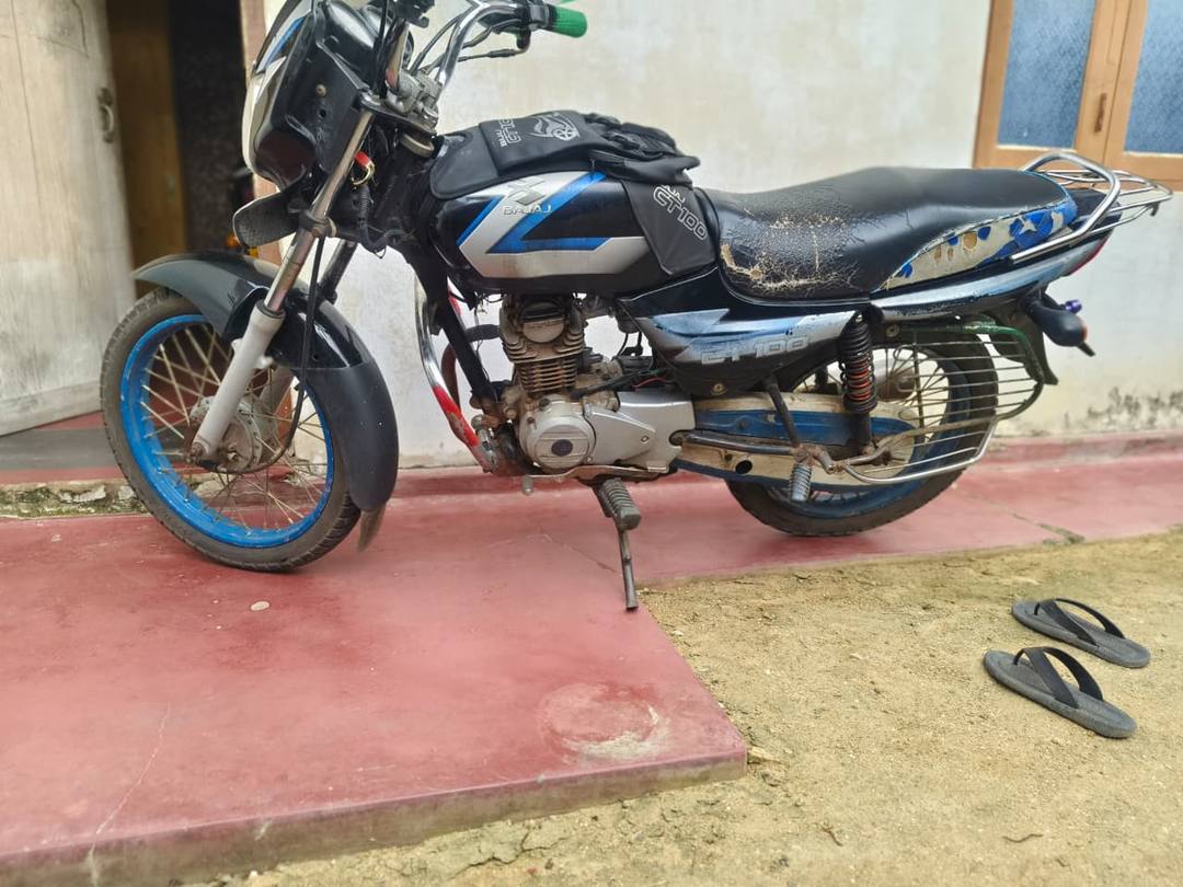 BAJAJ CT100 2009