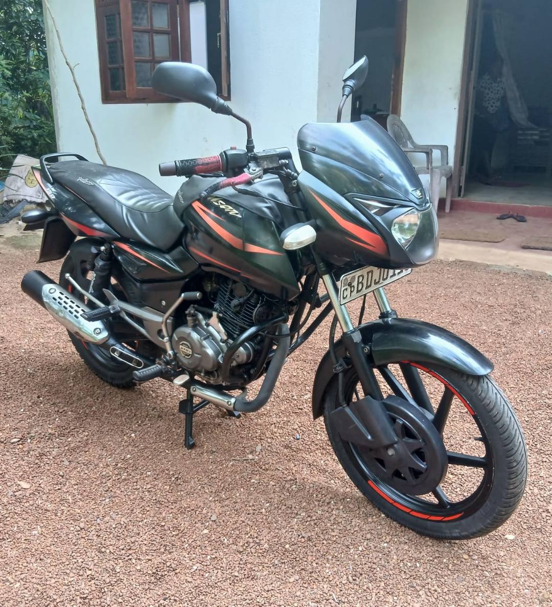 BAJAJ PULSAR 150 2015