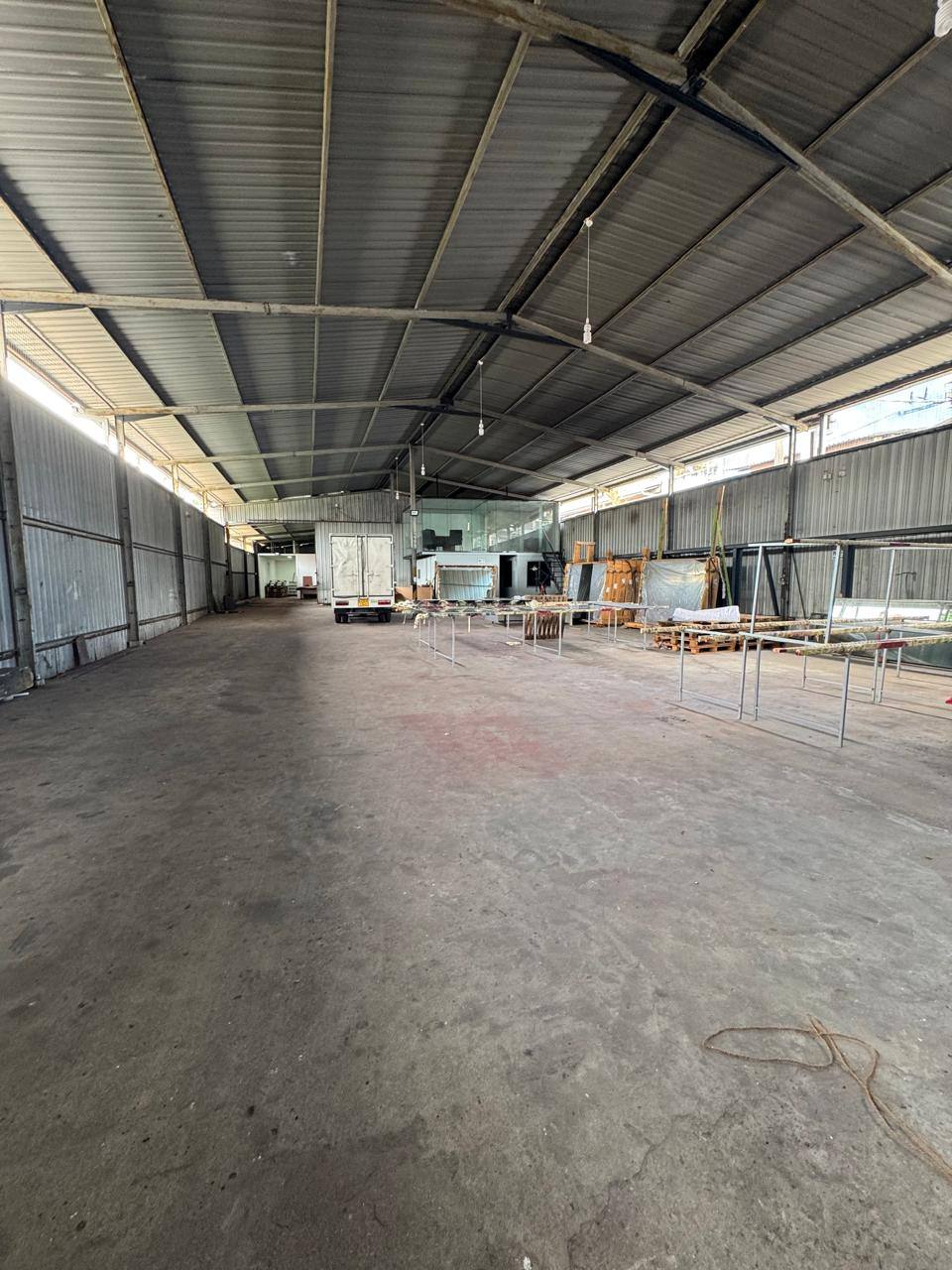 COMMERCIAL WAREHOUSE FOR SALE IN NUGEGODA