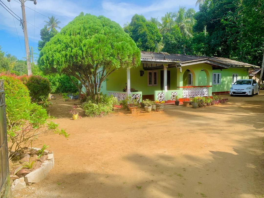 House for sale with 150 perches in Kalutara