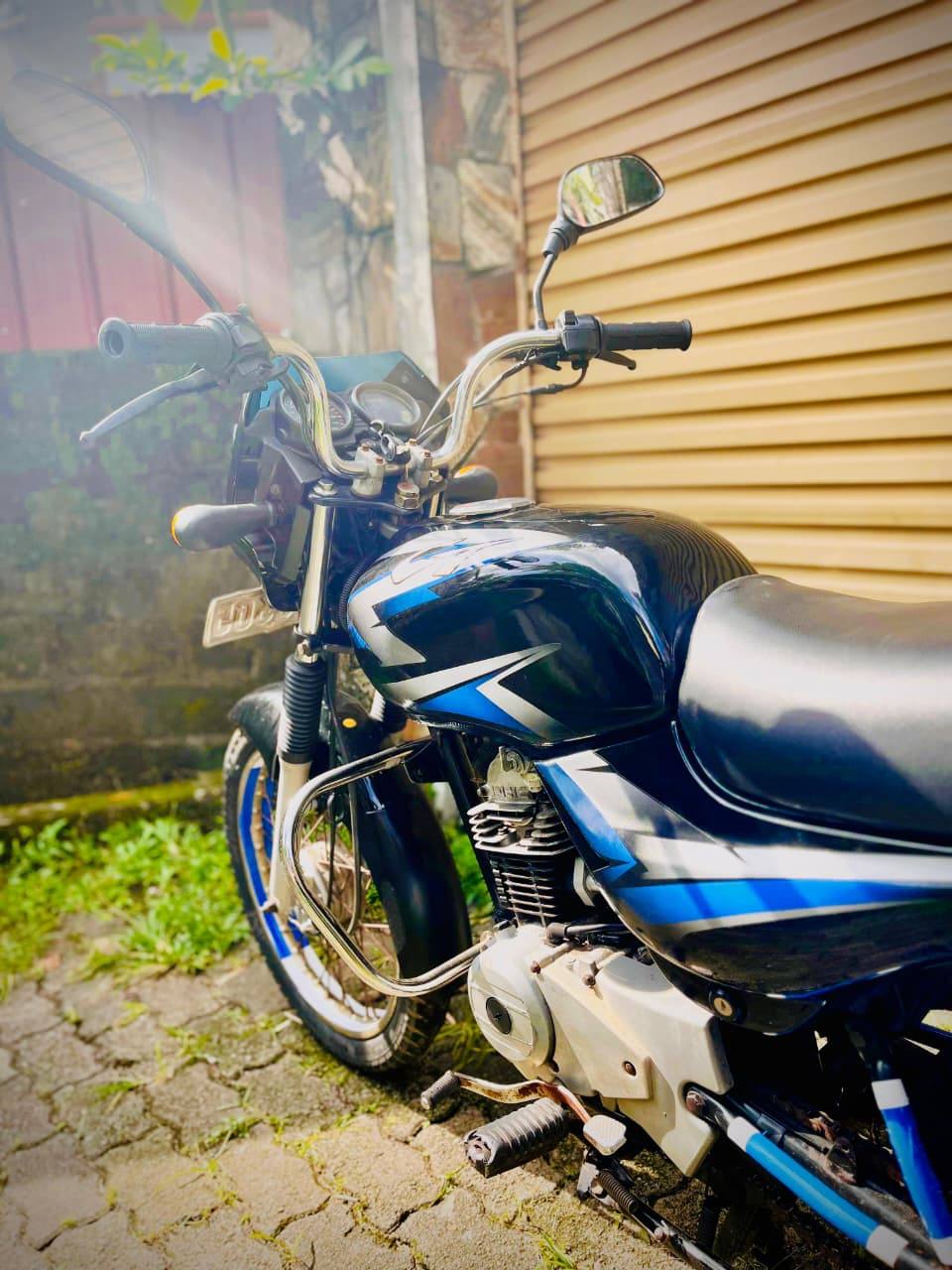BAJAJ CT100 2013
