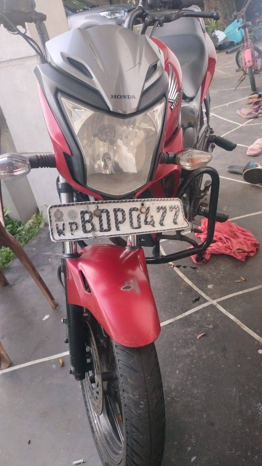 Honda CB Trigger 2015