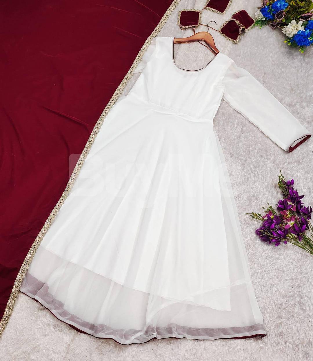 NAARI SALWAR SUIT