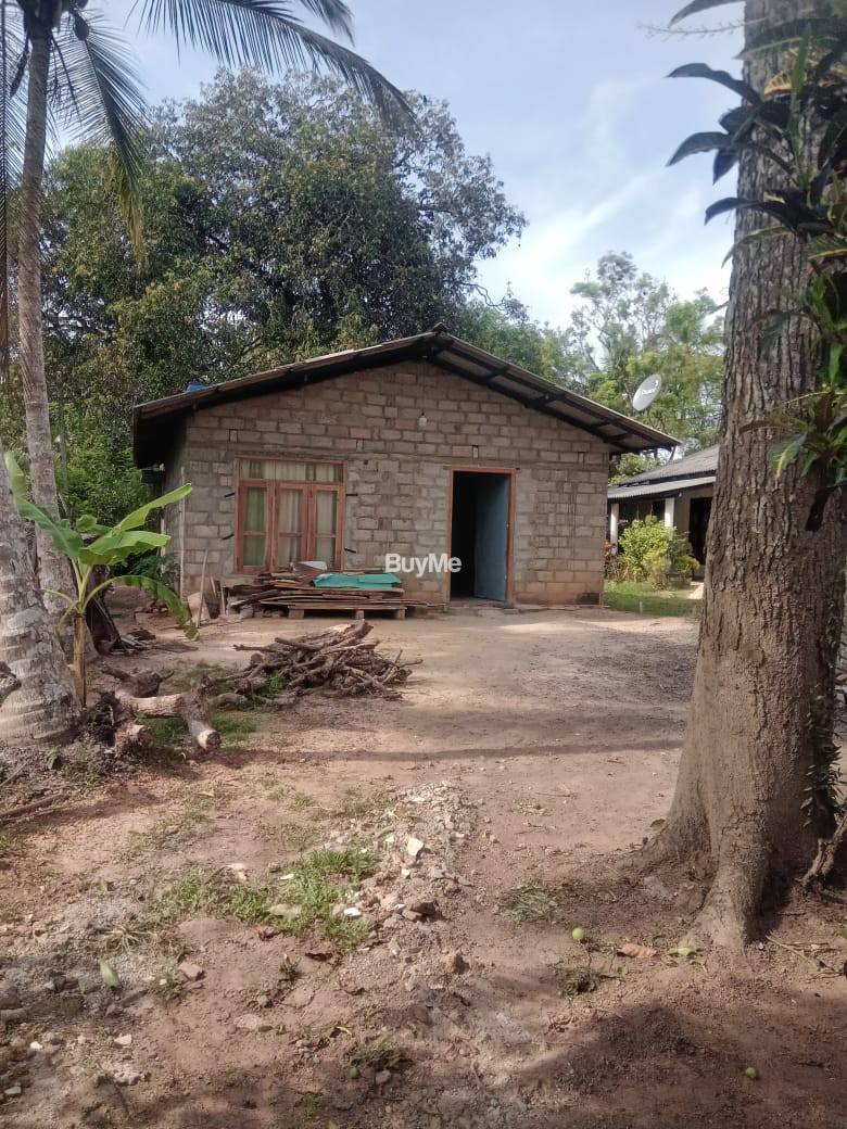 HOUSE FOR SALE IN MINUWANGODA YATIYANA