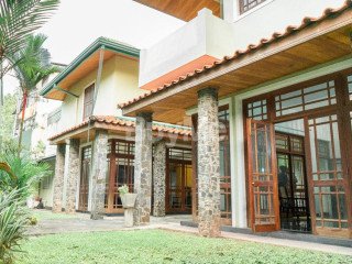 HOUSE FOR SALE IN PAMANKADE COLOMBO 6