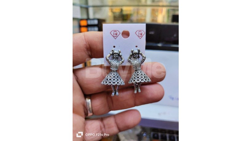 exclusive-offer-earrings-from-sp-fashion-big-4