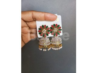 CHARMING PAIR OF EARRINGS WITH STONES