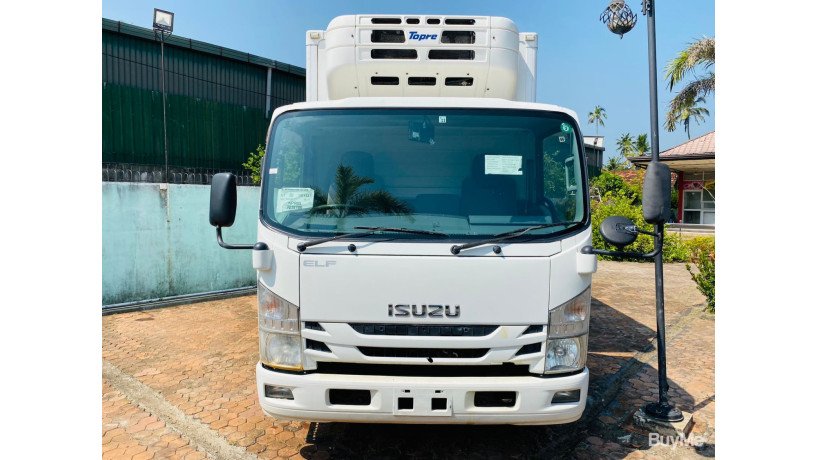 isuzu-elf-freezer-truck-new-face-2015-big-1