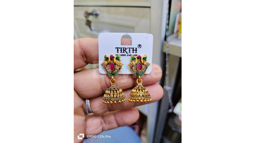 traditional-earrings-big-0