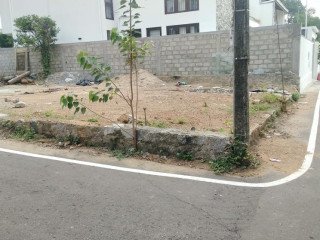 LAND FOR SALE IN SRI JAYAWARDENEPURA KOTTE