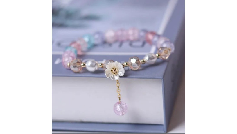 fashionable-women-bracelets-big-0