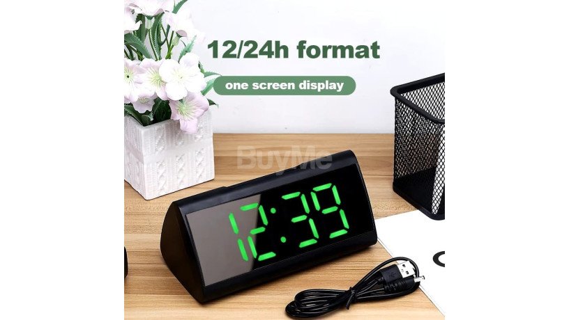 triangle-led-mirror-alarm-clock-p05277-big-0