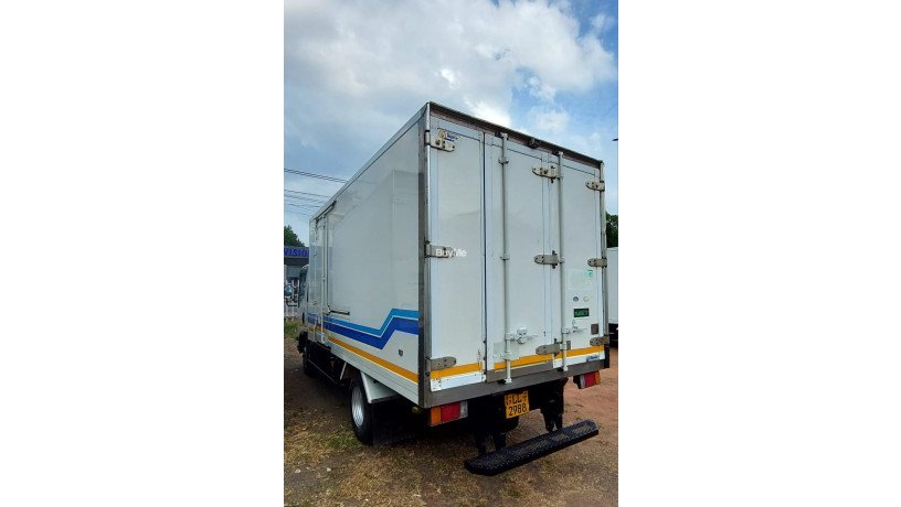 isuzu-elf-freezer-truck-2010-big-4