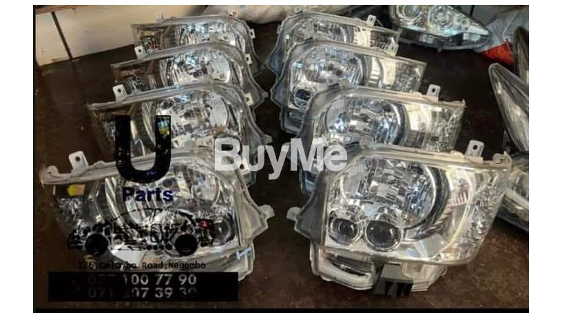 scoop-headlight-toyota-kdh-big-0