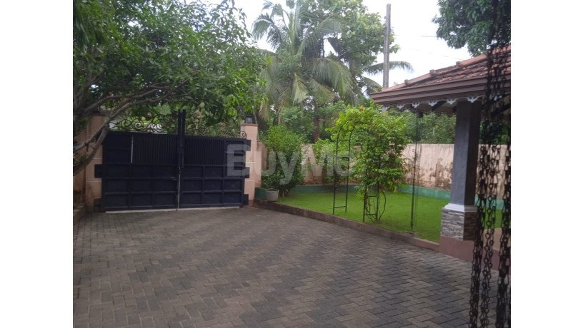 house-for-sale-in-negombo-big-1