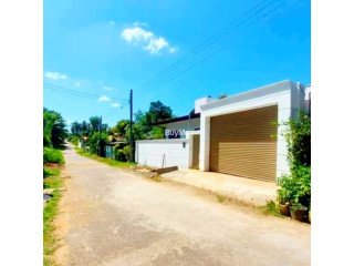 BRAND NEW SINGLE STOREY HOUSE FOR SALE IN HOMAGAMA